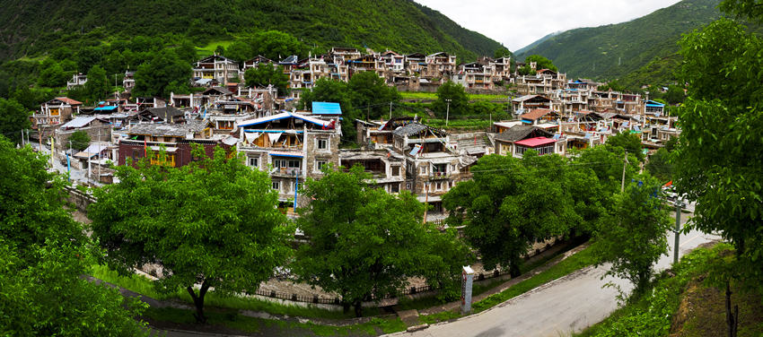 卓克基鎮(zhèn)西索民居。馬爾康市委宣傳部供圖