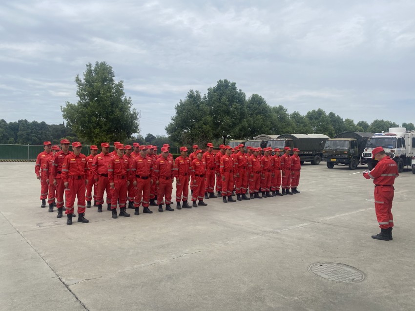 中國(guó)安能專業(yè)救援力量緊急出動(dòng)。中國(guó)安能三局供圖