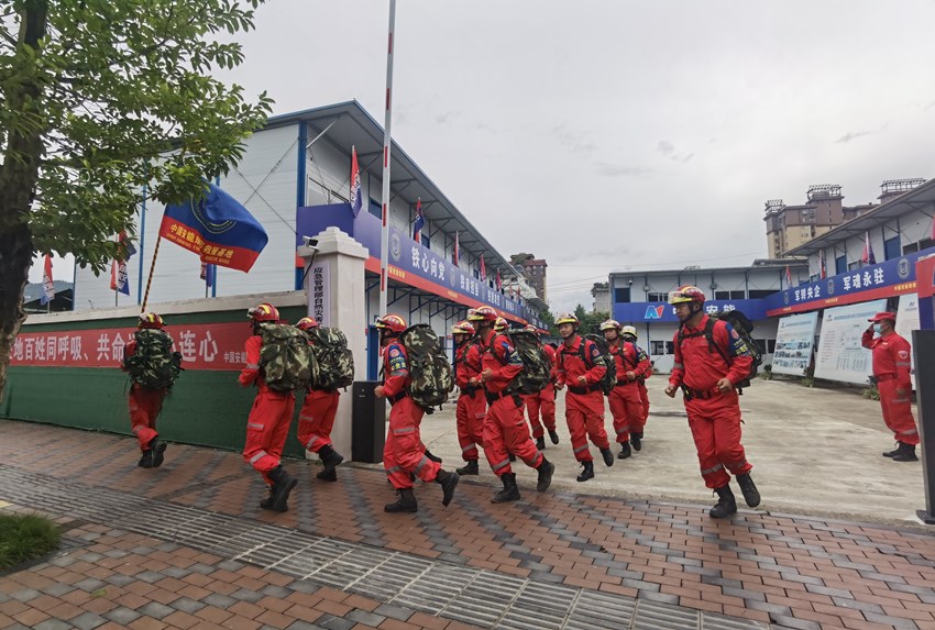 中國(guó)安能立即啟動(dòng)搶險(xiǎn)救災(zāi)應(yīng)急響應(yīng)機(jī)制。中國(guó)安能供圖