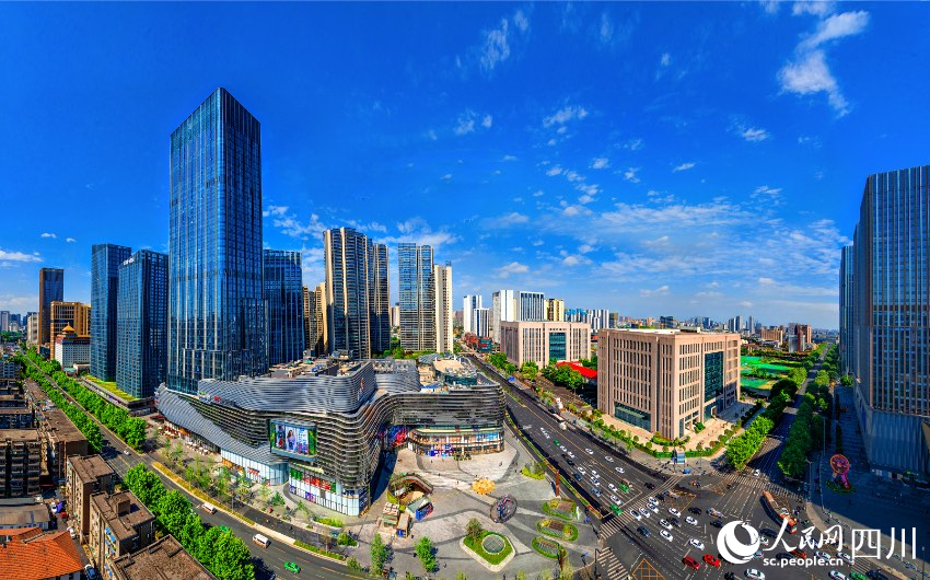 成都市金牛區(qū)龍湖上城天街TOD。鄧顯杰攝