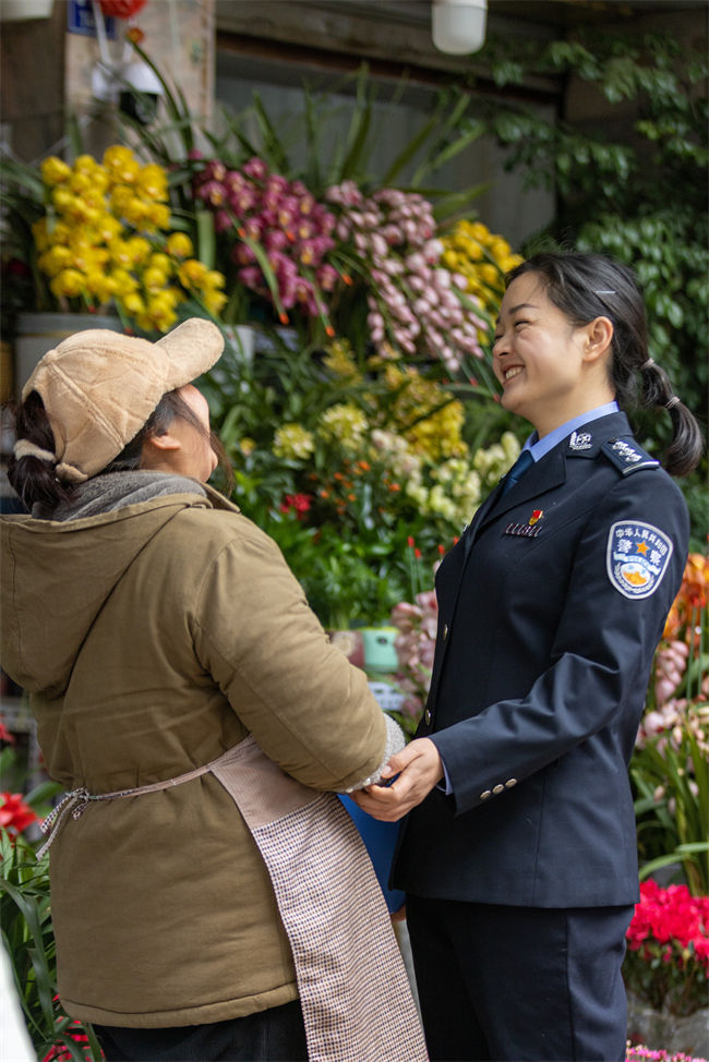 資陽市公安局資溪派出所民警、三級(jí)警長(zhǎng)李冬梅。資陽市公安局供圖