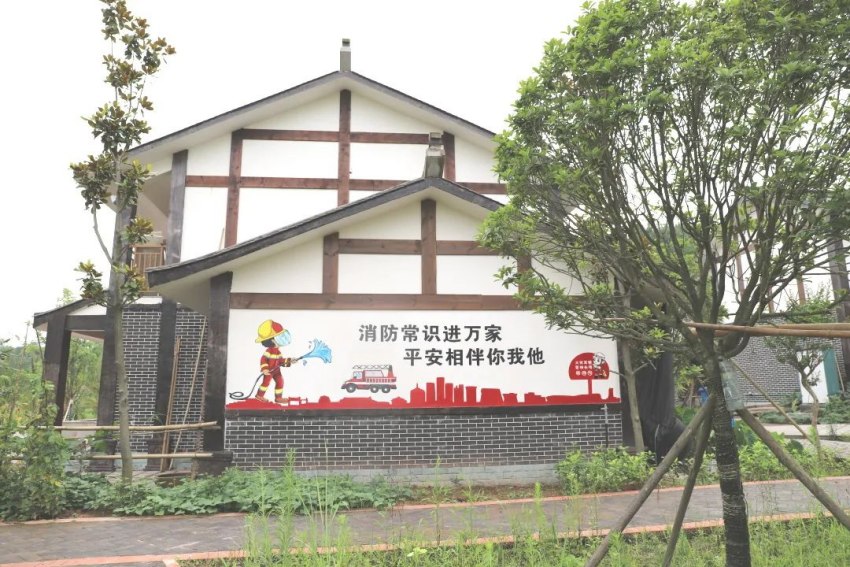 廣安市“消防主題彩繪墻”。廣安市消防救援支隊(duì)供圖