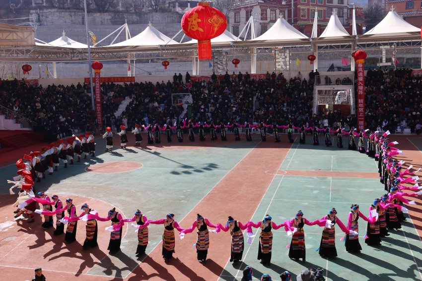 非遺文化展演現(xiàn)場(chǎng)。巴塘縣委宣傳部供圖