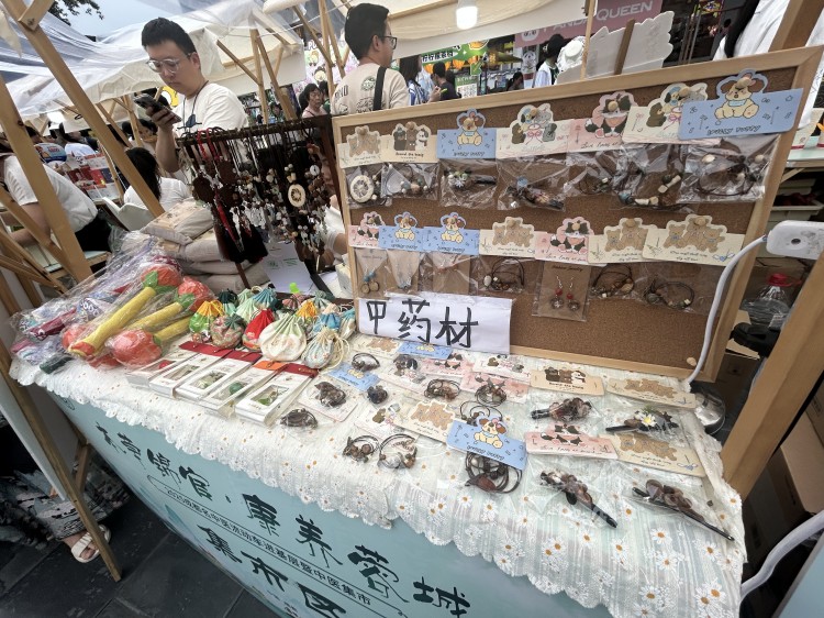 中藥材展示區(qū)。張靜供圖
