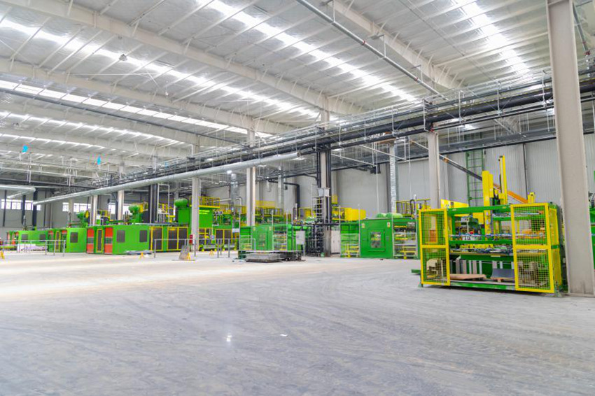 C:/Users/admin/OneDrive/Desktop/小記者土土/新廠區(qū)生產(chǎn)線搭建完畢。黃英軍攝.jpg新廠區(qū)生產(chǎn)線搭建完畢。黃英軍攝