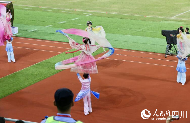 開幕式現(xiàn)場。人民網(wǎng)記者 朱虹攝